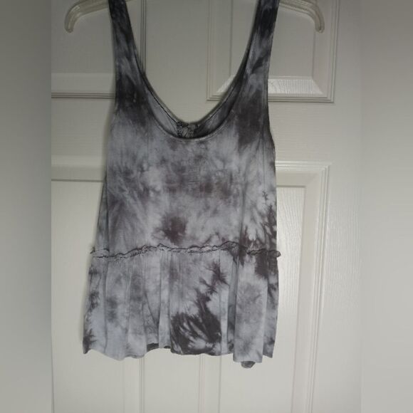 American Eagle M Gray Tie Dye Scoop Neck Peplum Sleevelss Tank with Hooks Detail - Picture 4 of 9